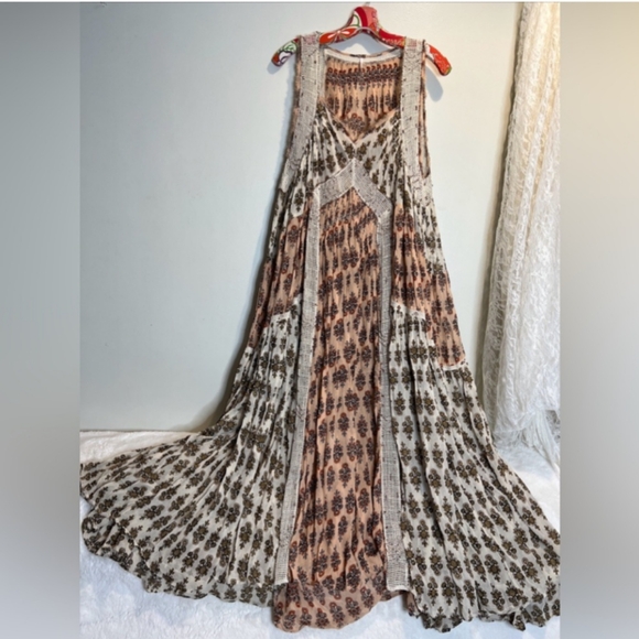 🦄RARE Free People We Broke Free Floral Cream Crochet Embellished Maxi Dress - Picture 13 of 15